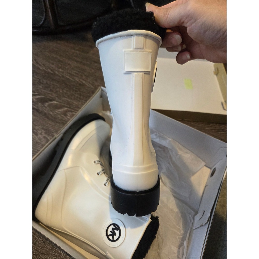 Michael Kors Whute Montaigne Faux Shearling-Lined PVC Rain Boot Size 6 - Picture 9 of 12